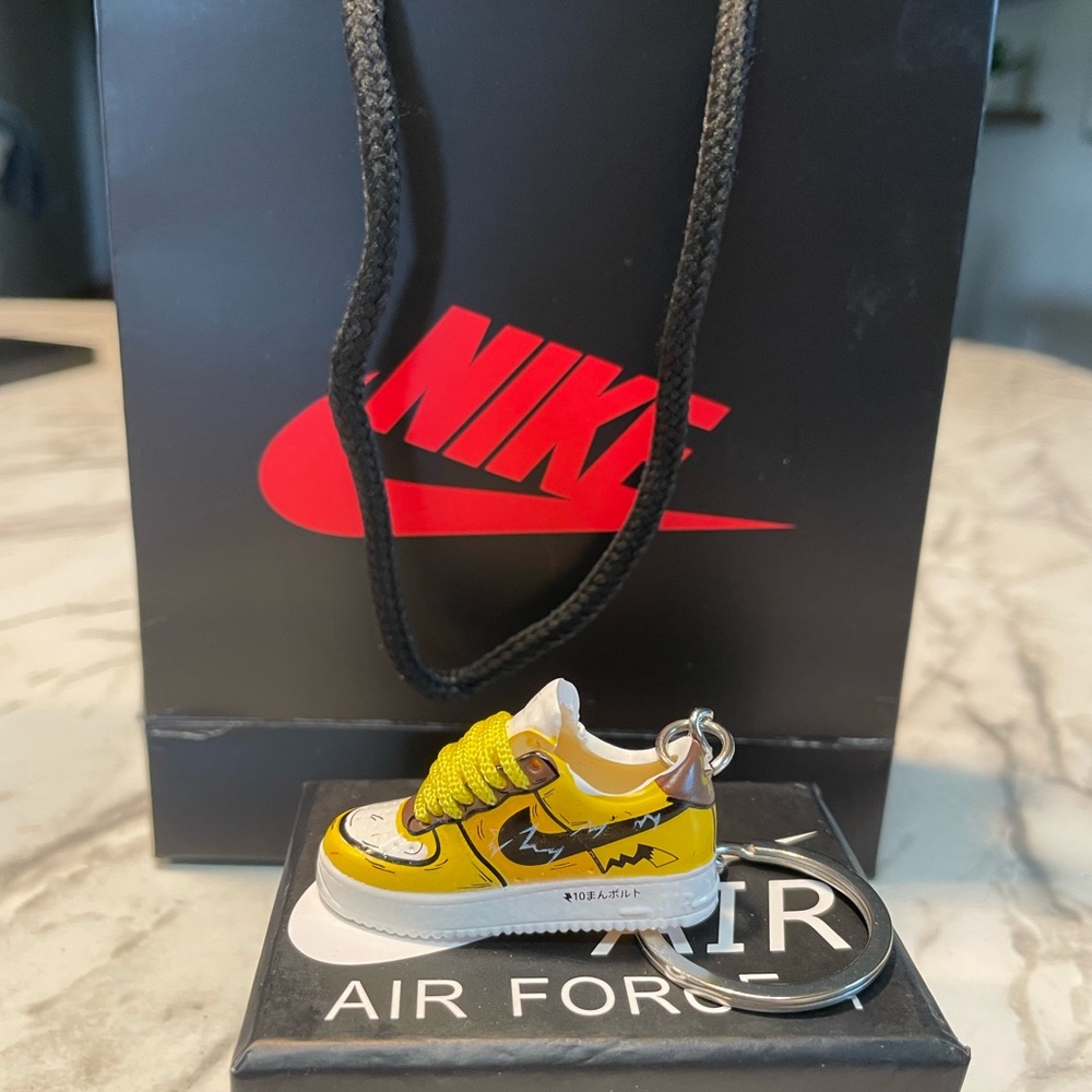 Shoe keychains - Picture 3 of 9